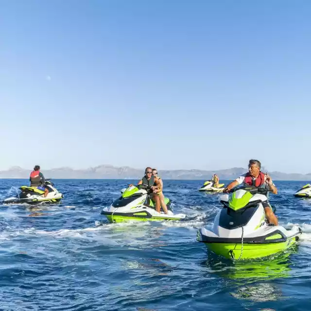 moto acuática mar